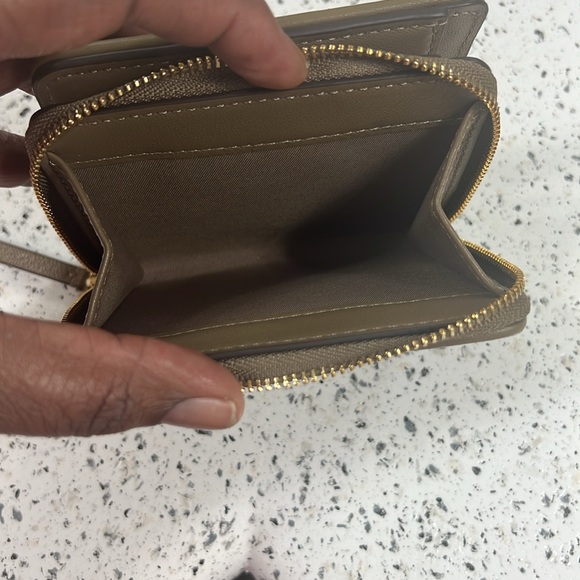 KIRA CHEVRON BI-FOLD WALLET New without tags! - Picture 5 of 10